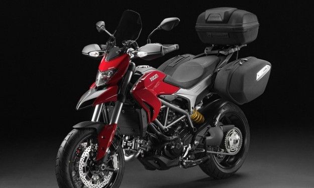 ducati hyperstrada con borse da carico