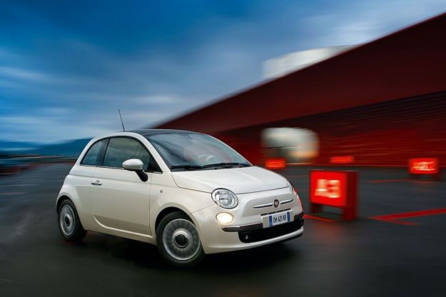 fiat 500 2007 in curva