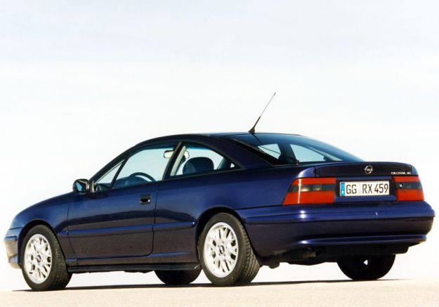 Opel Calibra posteriore