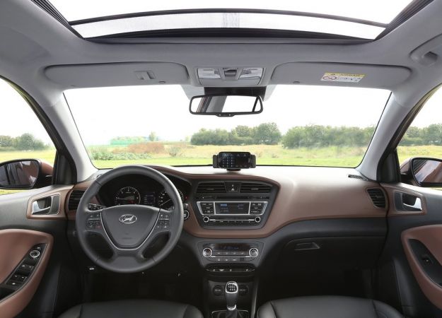 interni Hyundai i20 2015
