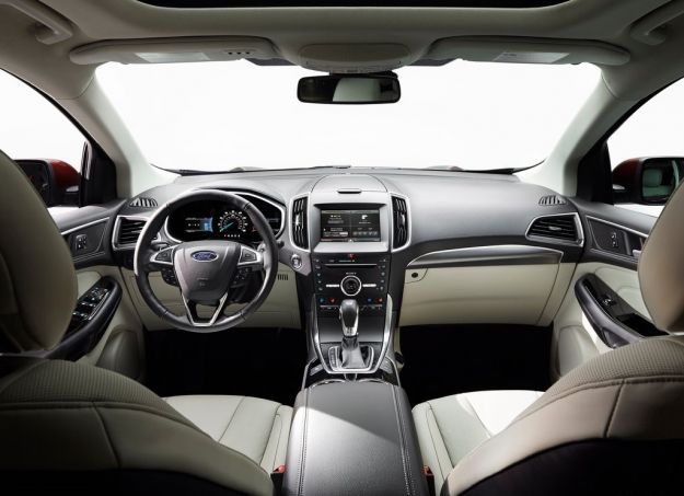interni e abitacolo Ford Edge