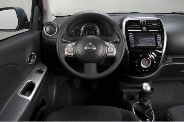 interni nissan micra tekna 2013