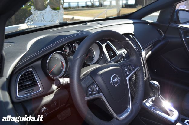 interni_opel_cascada