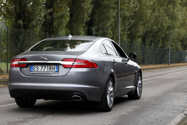 jaguar xf 2014