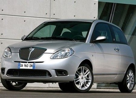 lancia ypsilon gpl prezzi