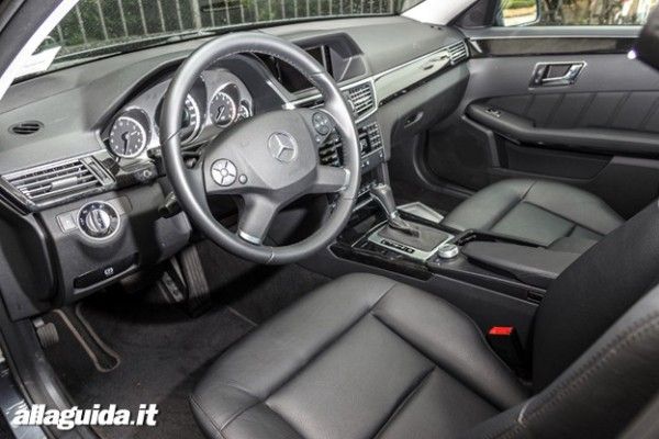 mercedes benz e 200 ngt plancia lato guidatore