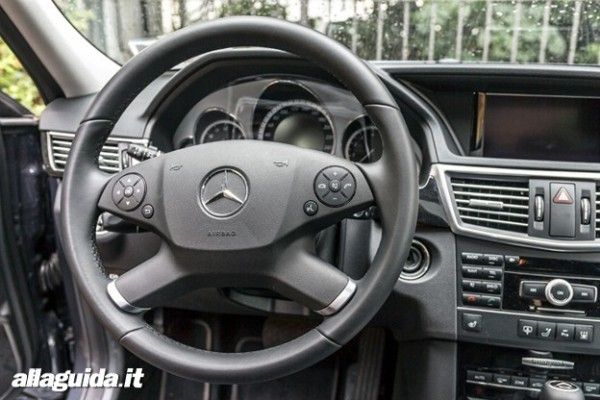 mercedes benz e 200 ngt volante