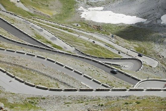 passo dello stelvio dallalto