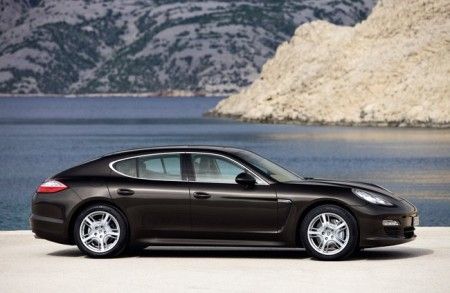 porsche panamera caratteristiche