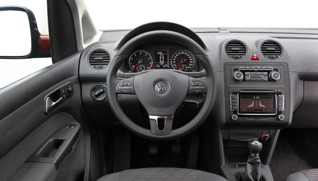 volkswagen caddy 2011 interni