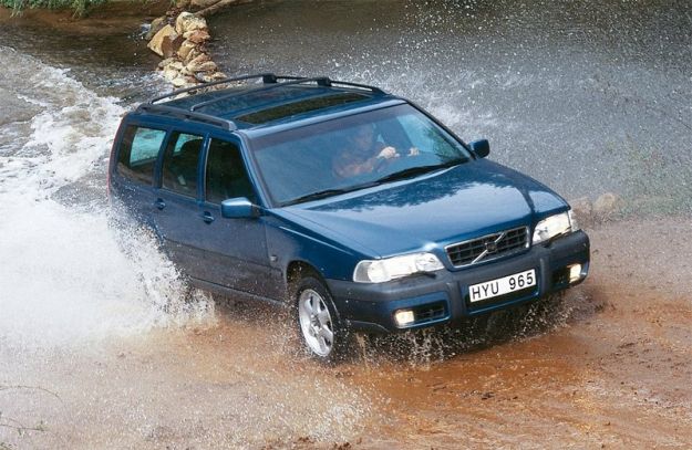 volvo_v70_cross_country