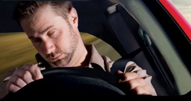 10 consigli per non addormentarsi alla guida