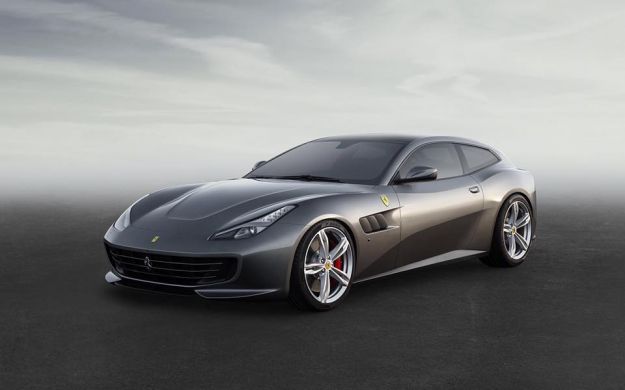 Ferrari GTC4Lusso: prezzi, motori e prestazioni della supercar [FOTO]