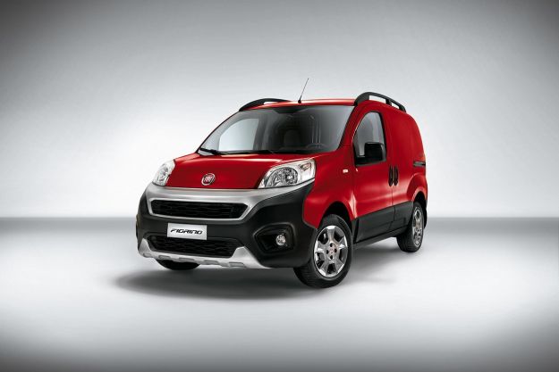 Nuovo Fiat Fiorino 2017: prezzo e motori per il restyling del furgone da città [FOTO]