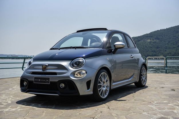 Abarth 695 Rivale: serie speciale da 179 CV in collaborazione con Riva [FOTO]