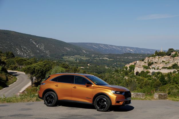 DS 7 Crossback: interni, dimensioni, prezzo e prova