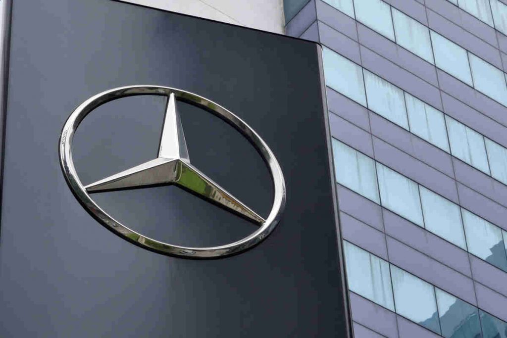 Mercedes Benz logo