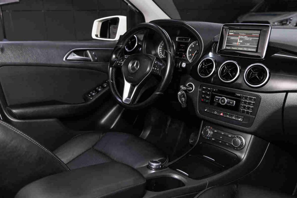 Mercedes Benz classe B interni