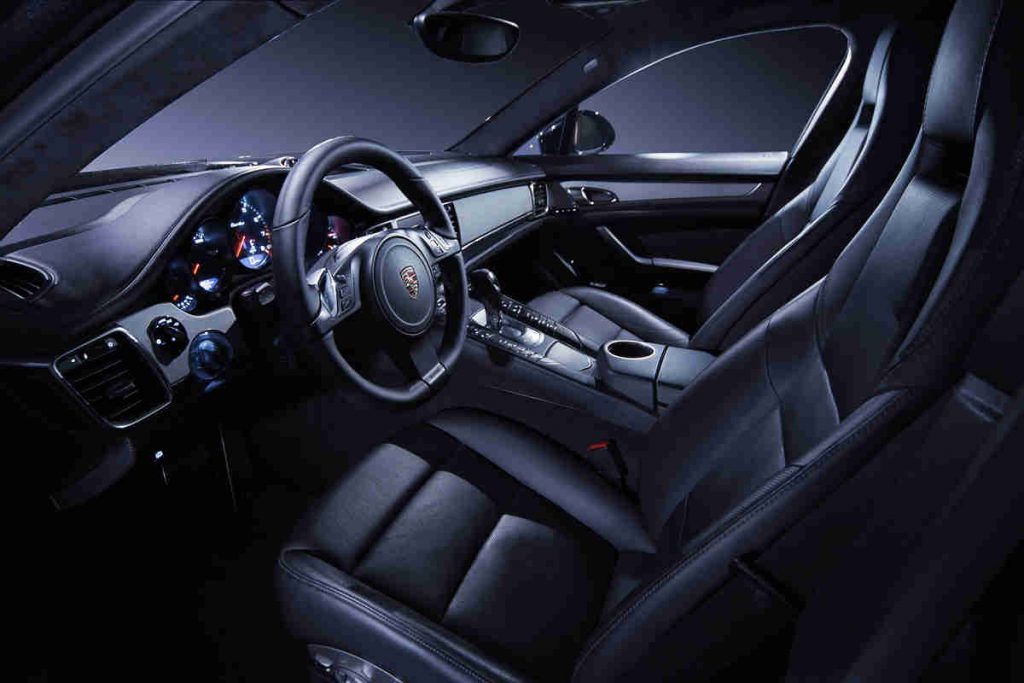 interni in pelle porsche
