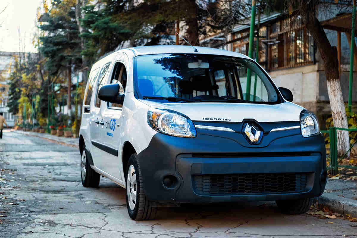 Renault Kangoo Maxi: prova su strada, dimensioni e prezzo della versione da carico