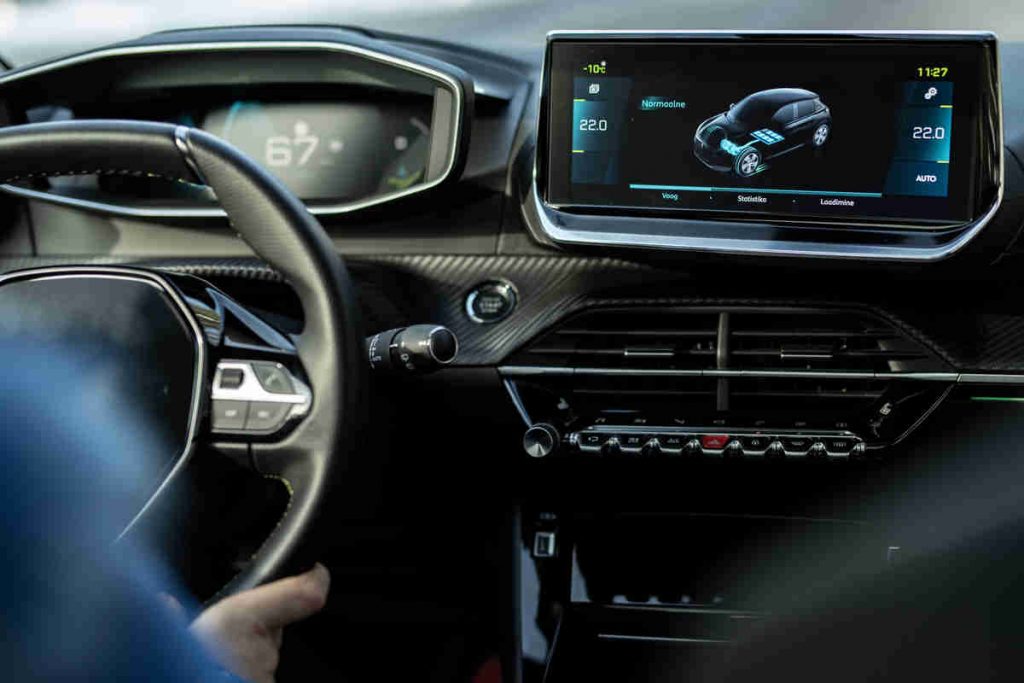 Peugeot 208 interni