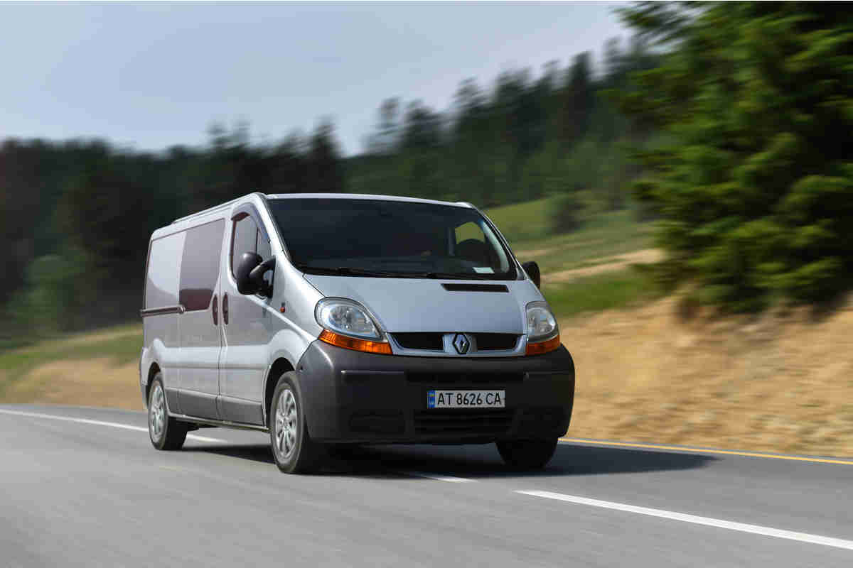 Renault Trafic 9 posti: prezzo, dimensioni e prova su strada