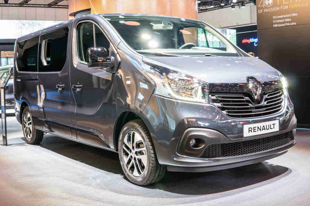 Renault Trafic grigia