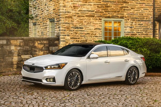 Kia Cadenza 2017: la prima foto ufficiale dopo i bozzetti dell’ammiraglia sportiva