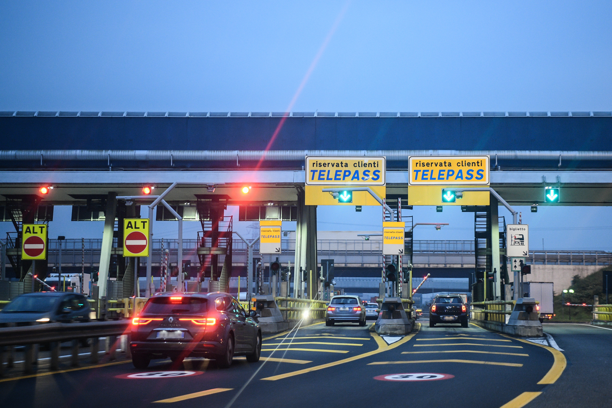 La corsia del Telepass al casello