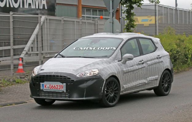 Nuova Ford Fiesta 2017 ST: foto spia per la versione sportiva [FOTO]