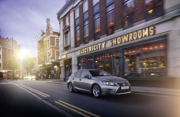 Lexus CT 200h 2018 hybrid: restyling di stile e contenuti, prezzo da circa 31.000 euro [FOTO]