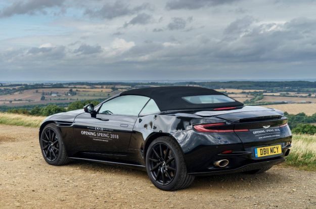 Aston Martin DB11 Volante: foto spia della nuova scoperta [FOTO]