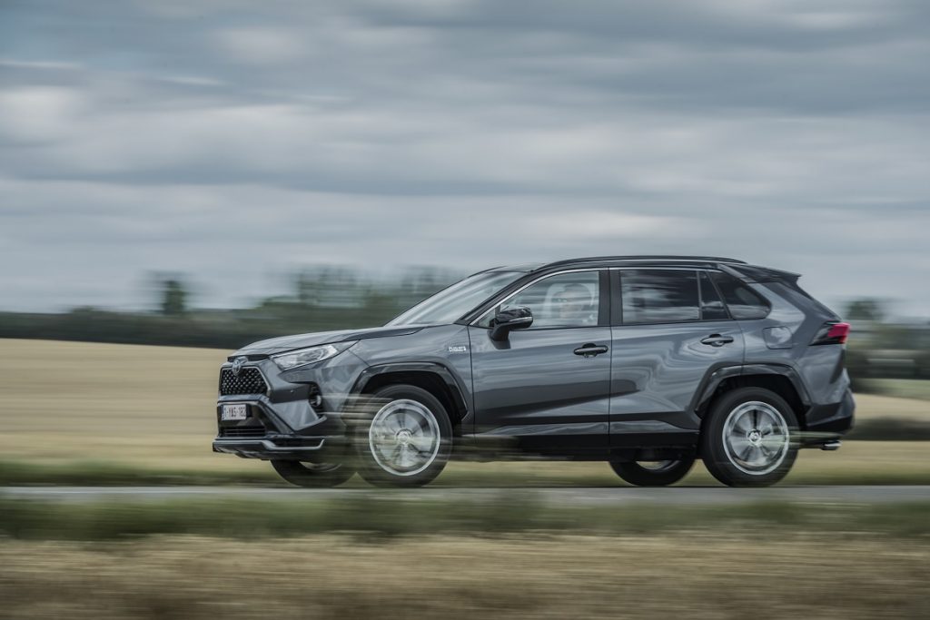 Toyota RAV4 Plug-in hybrid profilo