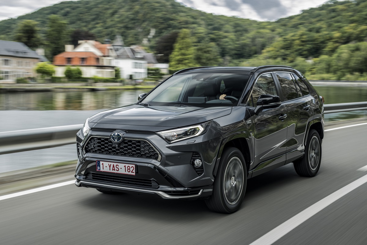 Toyota RAV4 Plug-in Hybrid, design sportivo e tanta autonomia elettrica