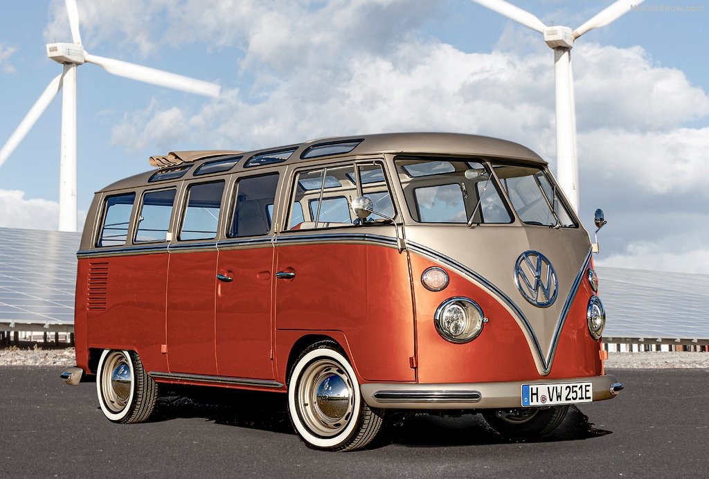 Volkswagen e-Bulli, l’icona anni ’60 rinasce con un cuore elettrico