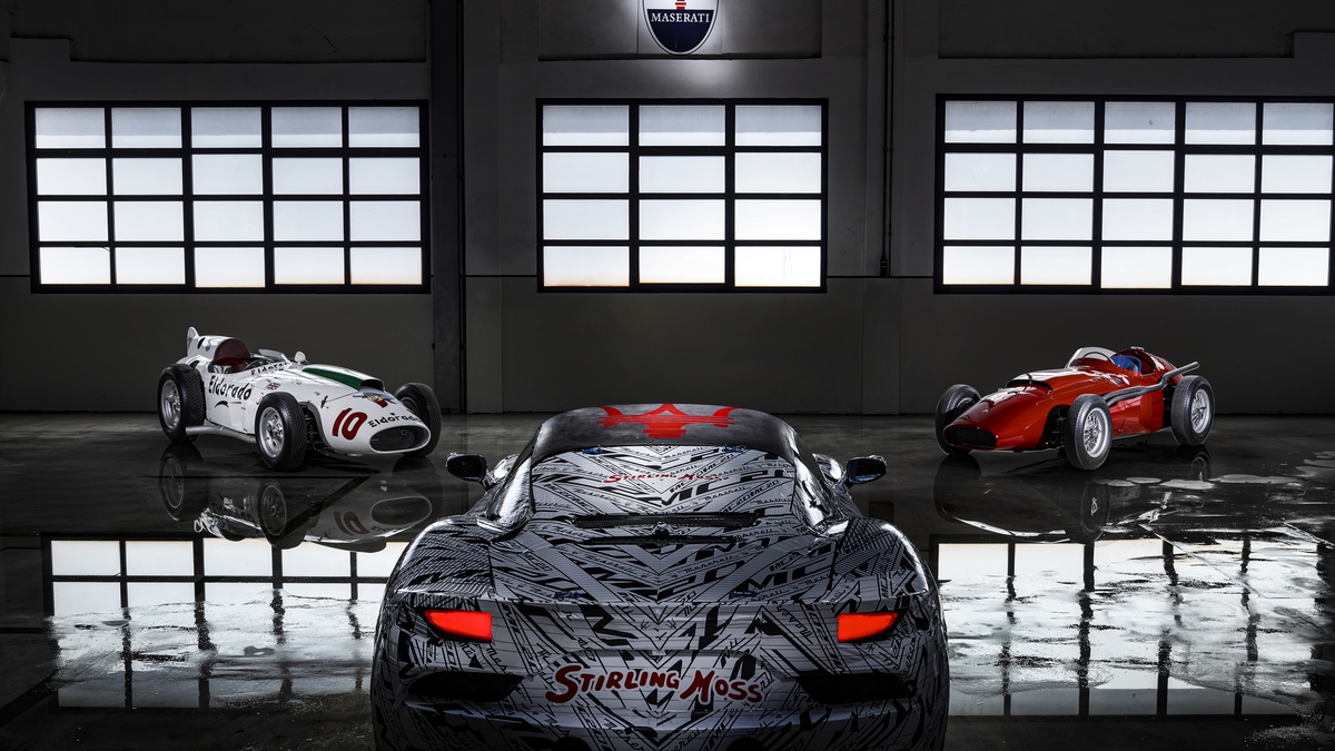 La Maserati MC20 in livrea dedicata a Stirling Moss