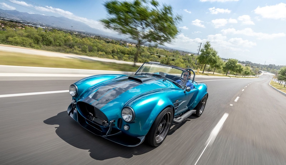 La Shelby Cobra creata dal team di Superperformance