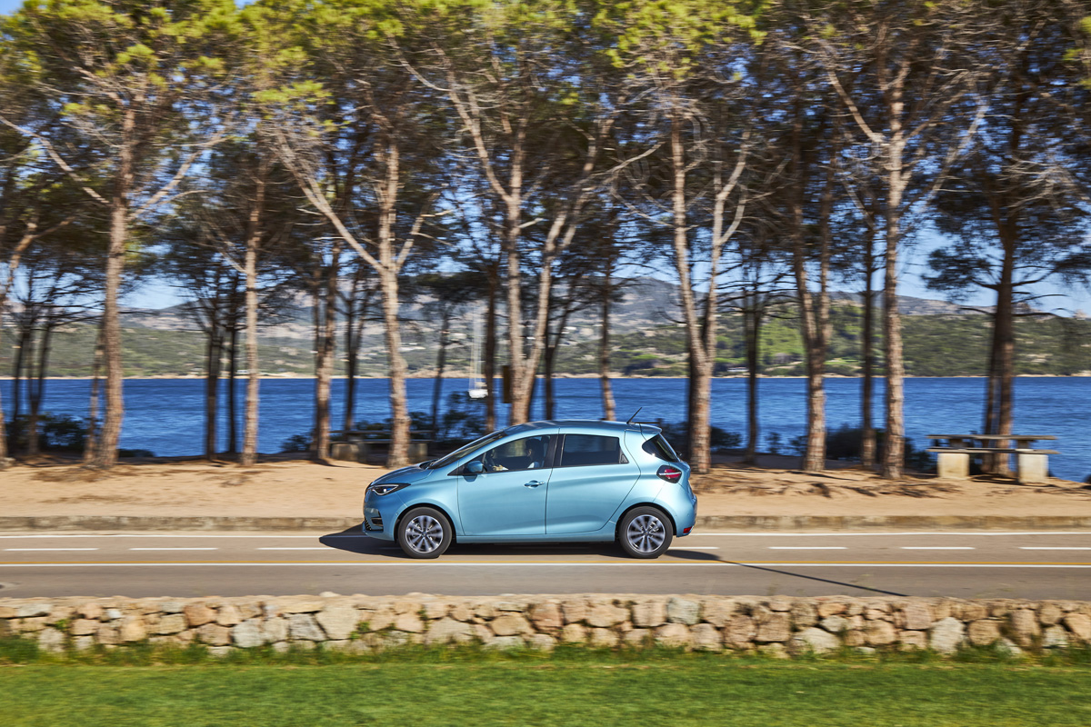 Nuova Renault ZOE in movimento