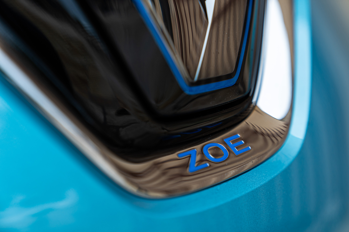 Lo sportello di ricarica di Nuova Renault ZOE