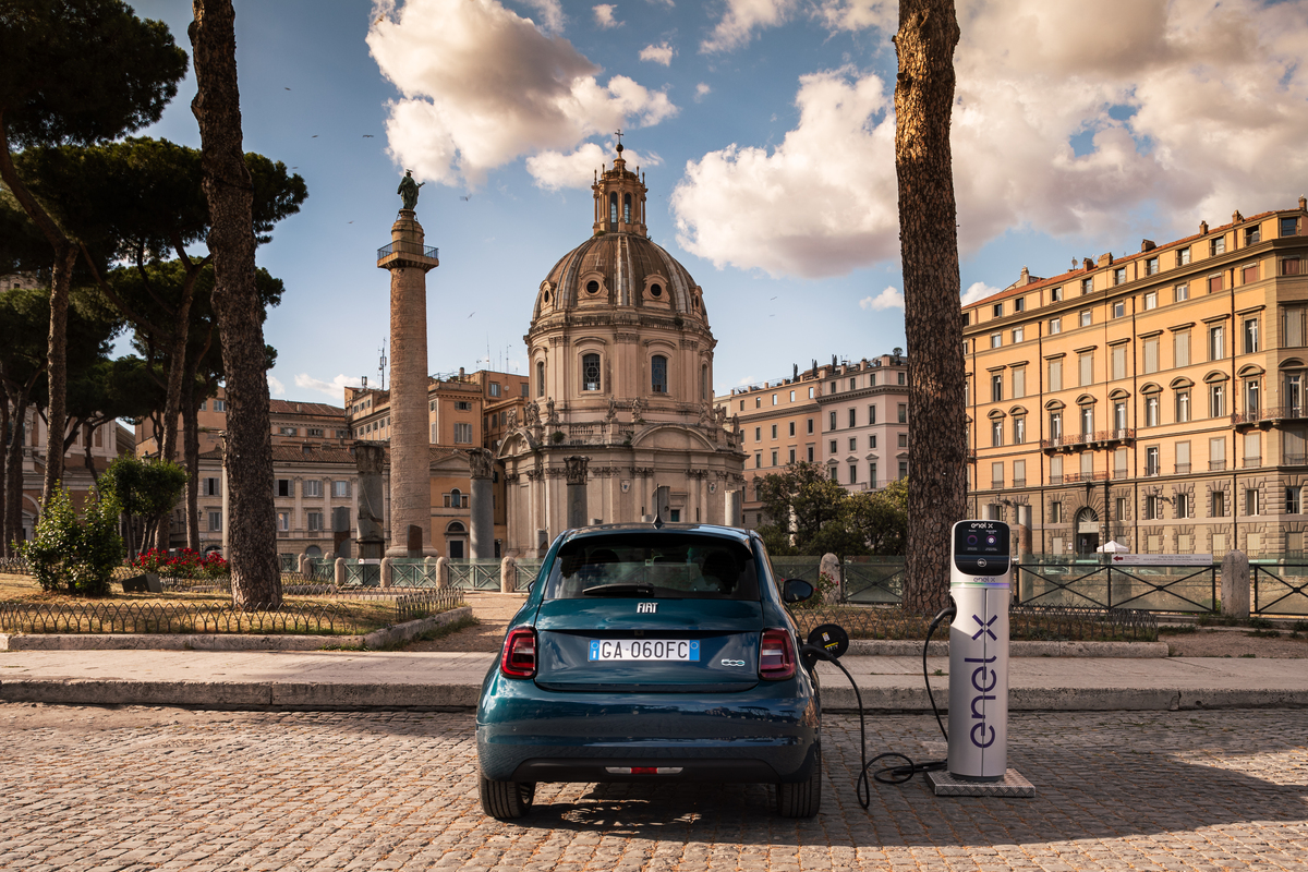 Fiat 500, a novembre è l'auto elettrica più venduta in Italia
