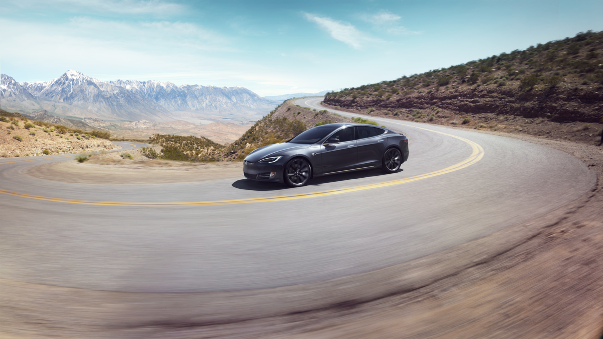 La Tesla Model S, auto che ha stabilito il record di autonomia
