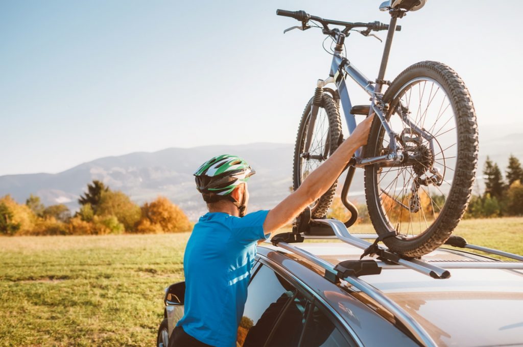 idee per portare trasprtare la propria bicicletta con la machina