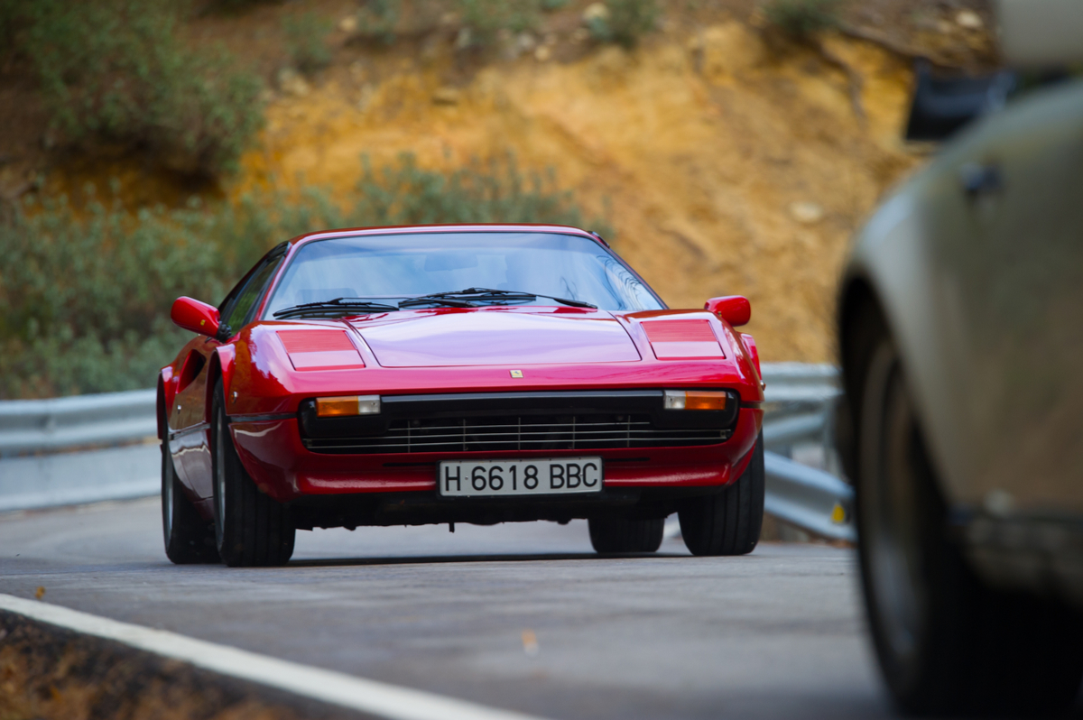 Ferrari 308 GTS con motore Tesla: l’icona delle Rosse si elettrifica
