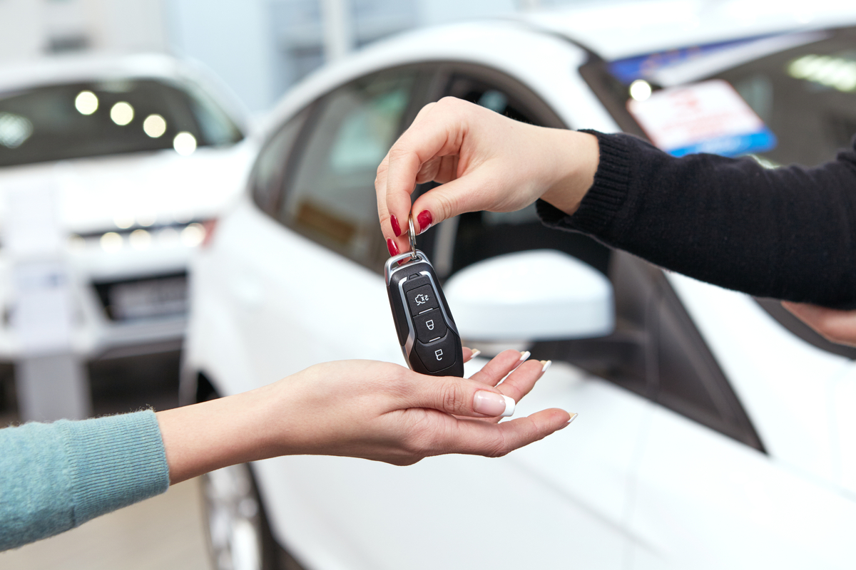Permuta auto: come funziona e quali sono le differenze tra privati e concessionario