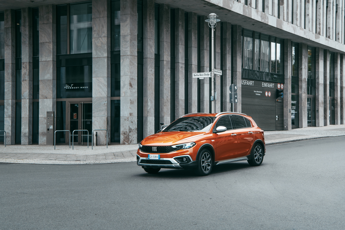 Fiat Tipo, con il restyling arriva anche la versione Cross