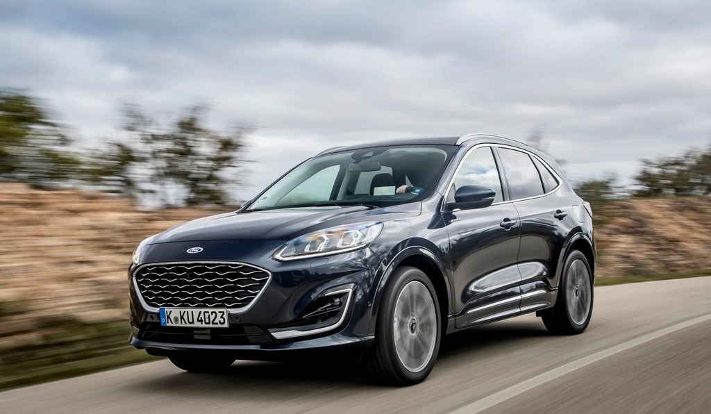 Allaguida di nuova Ford Kuga, la prova su strada dell’ibrida leggera
