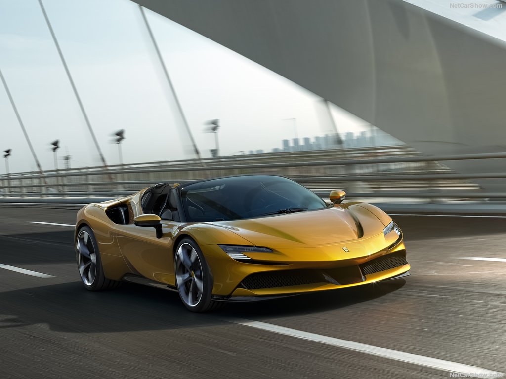 Ferrari SF90 Spider l'ibrida da 1000 CV, caratteristiche, velocità e