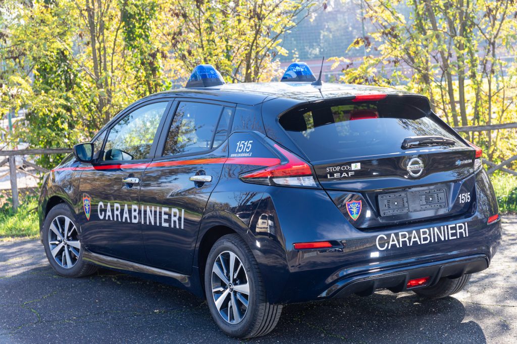 nissan leaf carabinieri