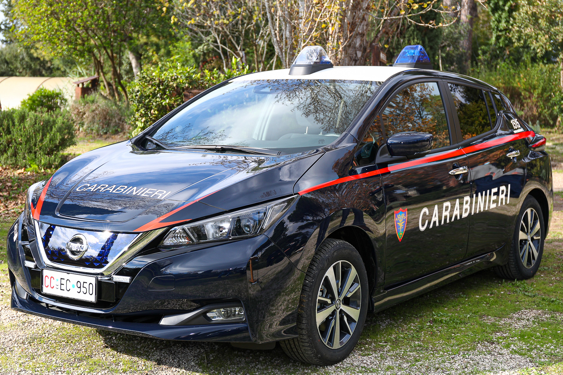nissan leaf carabinieri