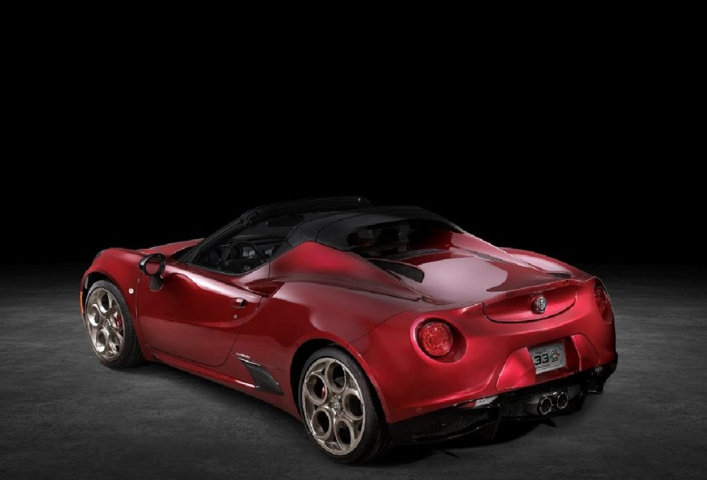 Alfa Romeo 4C Spider 33 Stradale Tributo profilo posteriore